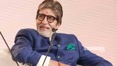 Amitabh Bachchan was hospitalized in Mumbai. Reports say veteran actor Amitabh Bachchan has been admitted to Mumbai's Kokilaben Hospital. He is reported to have undergone angioplasty at the facility. However, footage from last evening showed Bachchan and son Abhishek celebrating their team's qualification for the Indian Street Premier League (ISPL) finals in Thane. In a video tweeted by ANI, the duo were spotted revelling with others at the stadium. Bachchan cryptically wrote "In gratitude ever" in a post on an online platform last night. He also shared a video from the cricket event on the social media site. No official comment has been made so far about the actor's hospitalization. The ISPL matches are underway at Thane's Dadoji Konddev Stadium, where Bachchan was spotted yesterday before reports claiming he was admitted to the city hospital. Amitabh Bachchan hospitalized in Mumbai amid Angioplasty reports