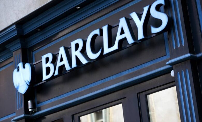 Barclays Resolves Glitches, Apologizes to Customers