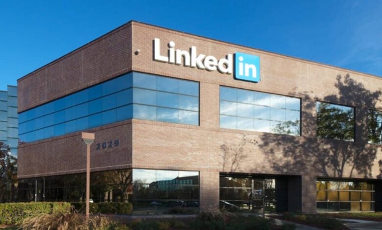 LinkedIn hit with technical troubles as tens of thousands encounter issues