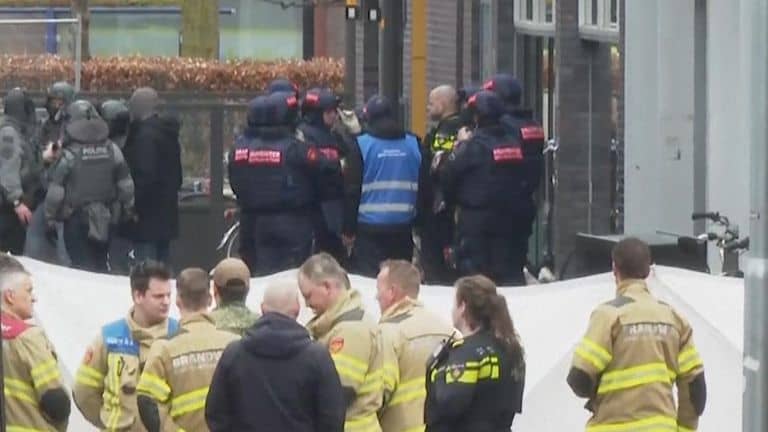 A man has many hostages in a nightclub in the Netherlands.
