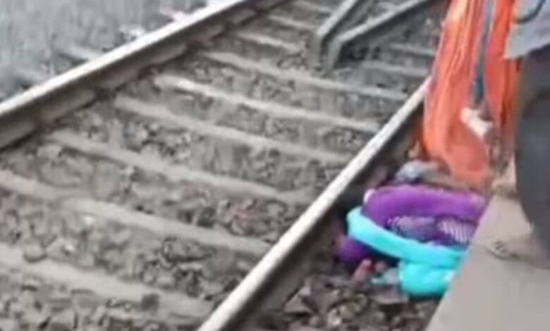 Mother's Heroic Act in Overcrowded Train Sparks Safety Concerns