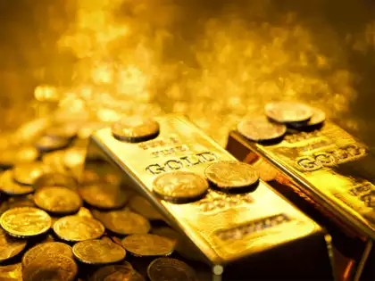 Gold prices surge to a record high for the seventh straight day.