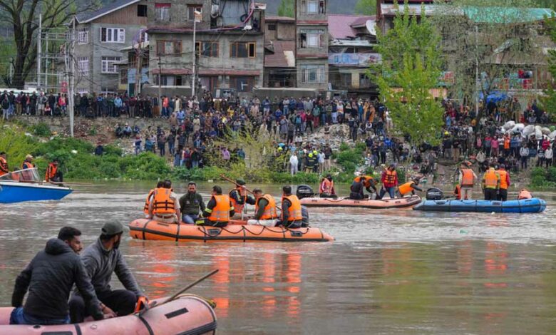 Tragic Boat Capsizing in Jhelum River: Search Operation Underway for Missing Individuals