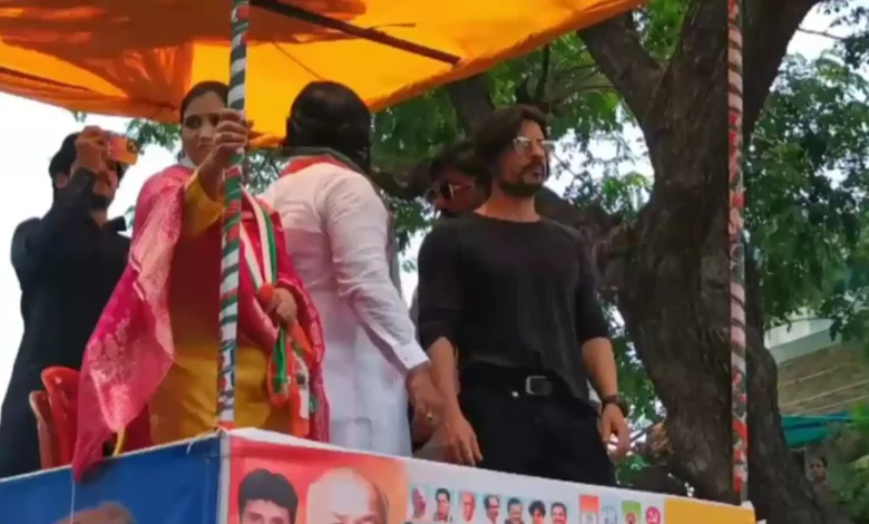 BJP Alleges Congress Scam with Shah Rukh Khan Lookalike in Solapur