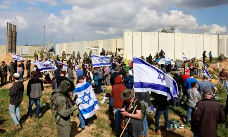 Israeli Protesters Disrupt Aid Trucks to Gaza, Sparking Condemnation