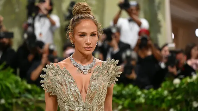 Jennifer Lopez's 2024 tour update ticket prices, sales, and romance revival (1)