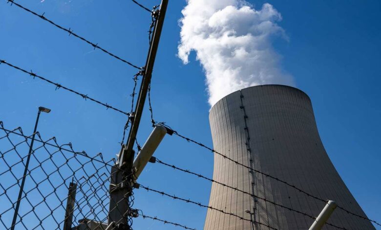 Australia’s Opposition Proposes Nuclear Plants, Sparks Debate