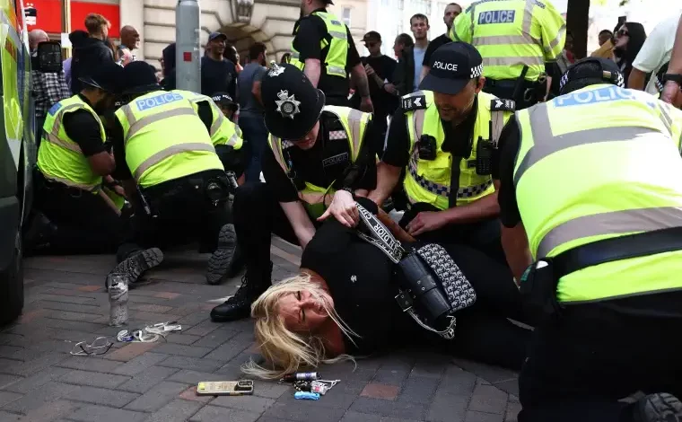 Hundreds Arrested Amid continued far-Right riots in UK