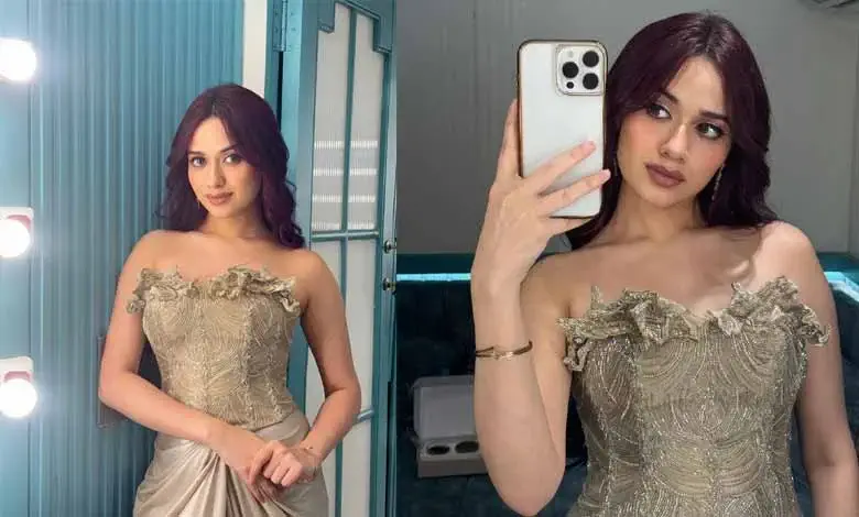 Jannat Zubair Shows Off Stunning Burgundy Hair Transformation