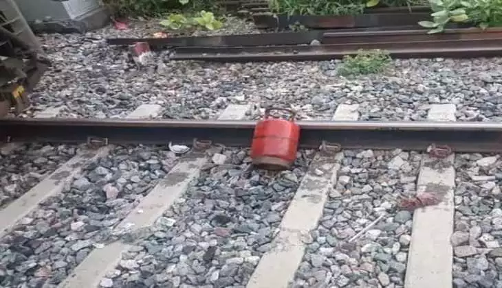 Detonators, gas cylinder found on rail tracks in UP, MP