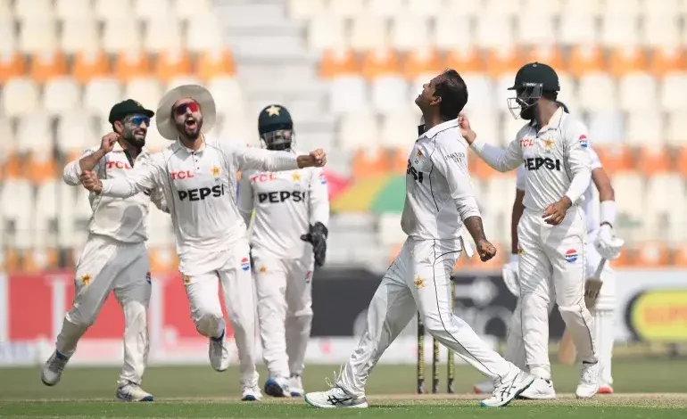 Pakistan spinners take all 20 wickets to level Test series