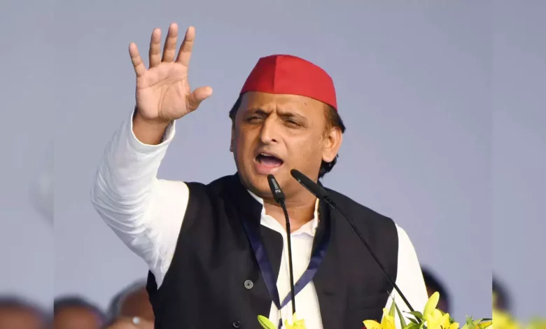 Akhilesh Yadav: 'Batenge to Katenge' highlights government weakness