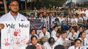 45 senior docs resign from RG Kar in support of juniors' protest