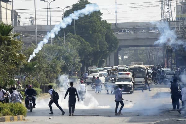 Pakistan province shuts schools amid student protests