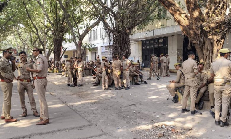 Clash erupts between police and lawyers at Ghaziabad court