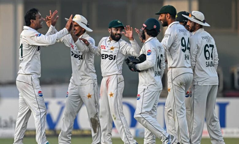 Pakistan secures 152-run victory over England in second test