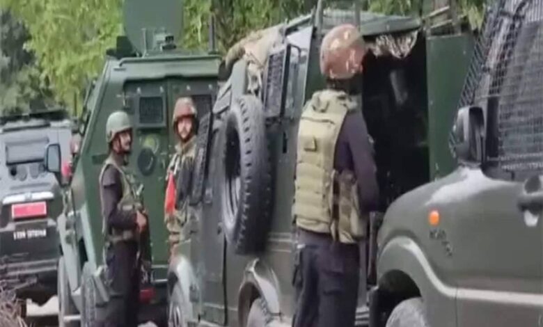 Four killed, including 2 soldiers, as terrorists target Indian army in Gulmarg