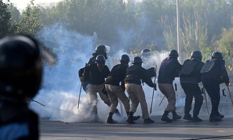 Violence erupts in Islamabad as Imran Khan supporters clash with police