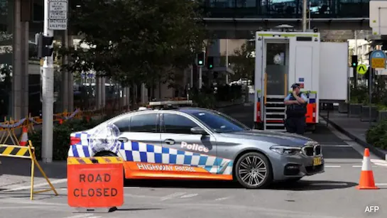 Man arrested after stabbing incident at Melbourne shopping center