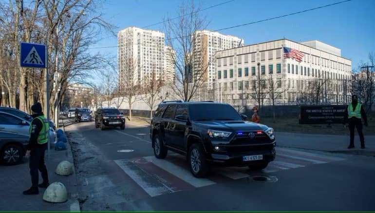 US Embassy in kyiv shut as air attack fears grow amid Ukraine-Russia tensions