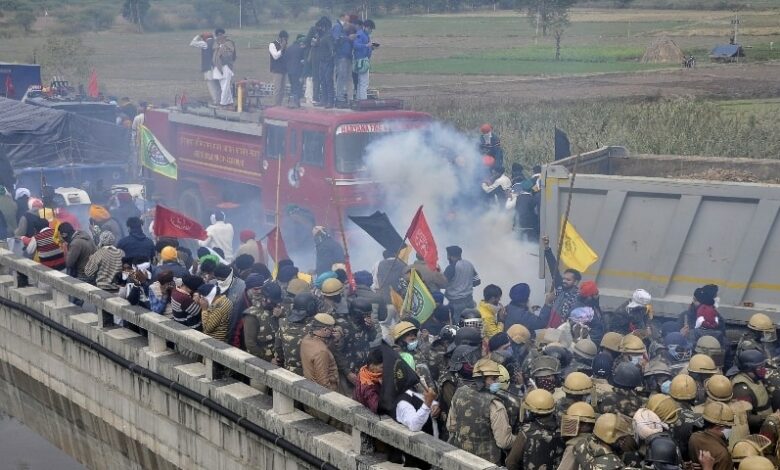 Farmers protest: Clash of tactics between police and protesters