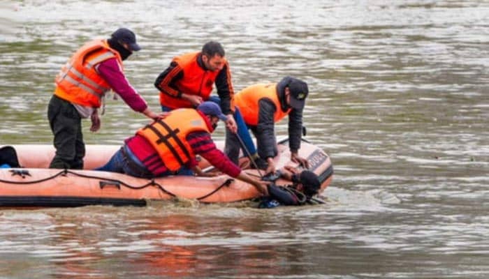 Tourist boat capsizes off Calangute beach; 1 dead