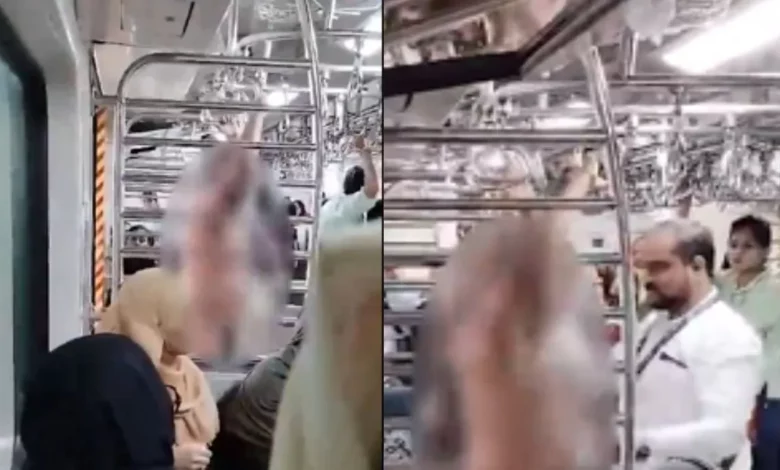 Naked man shocks passengers on Mumbai Suburban train