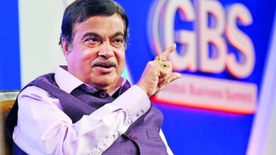 Gadkari: Corrupt contractors will be 'crushed under bulldozers