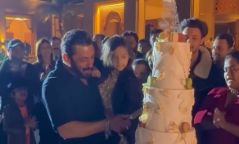 Salman Khan celebrates 59th birthday at Ambani bash