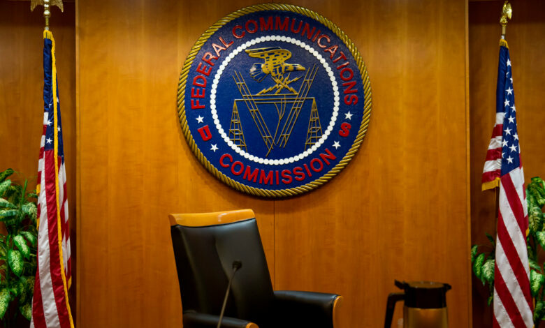 US court overturns net neutrality regulations