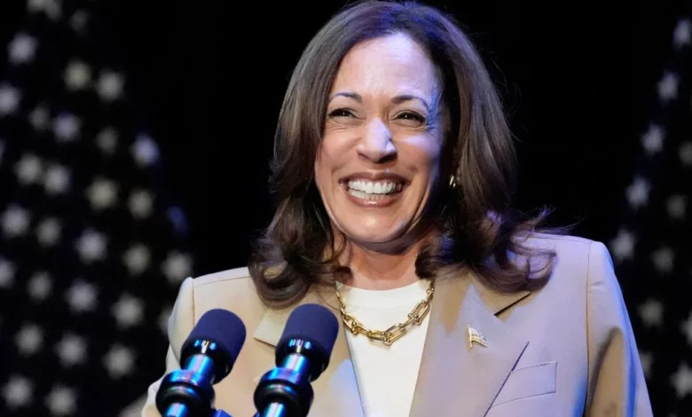 JD Vance laughs as Kamala Harris fumbles pledge on stage