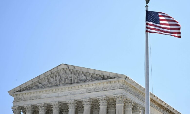 US Supreme Court lets Trump end protections for Venezuelans