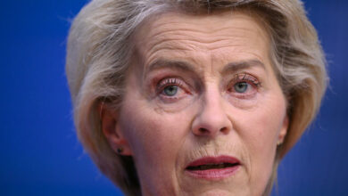 EU postpones tariffs on US, eyes trade deal